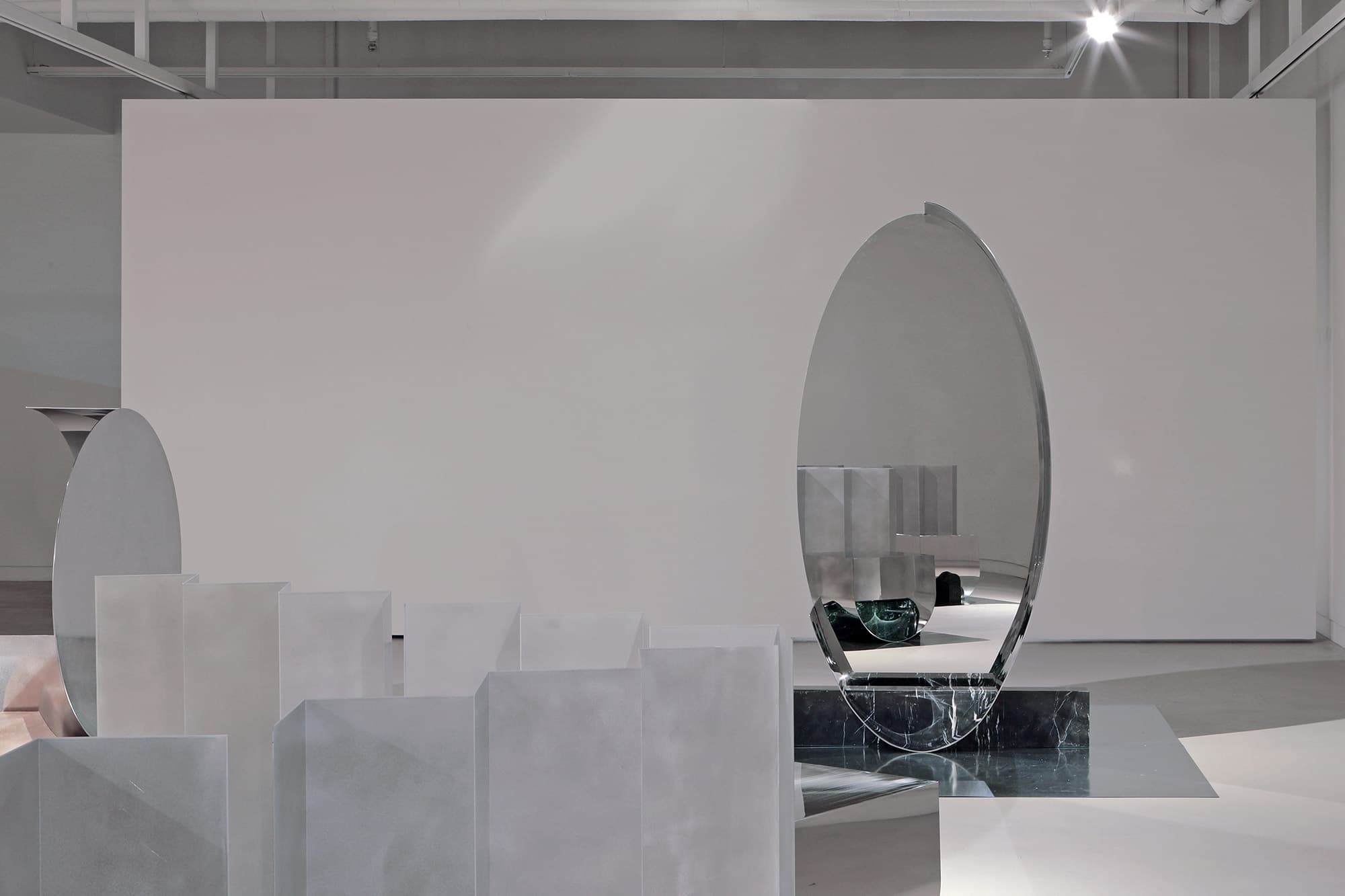 김진식 : 선의 균형 Kim Jinsik : Balance from a Line 2