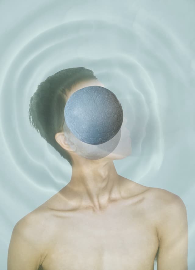 사타, NEUTRON SaTAR, 2017, photography, mixed media, 29x21cm