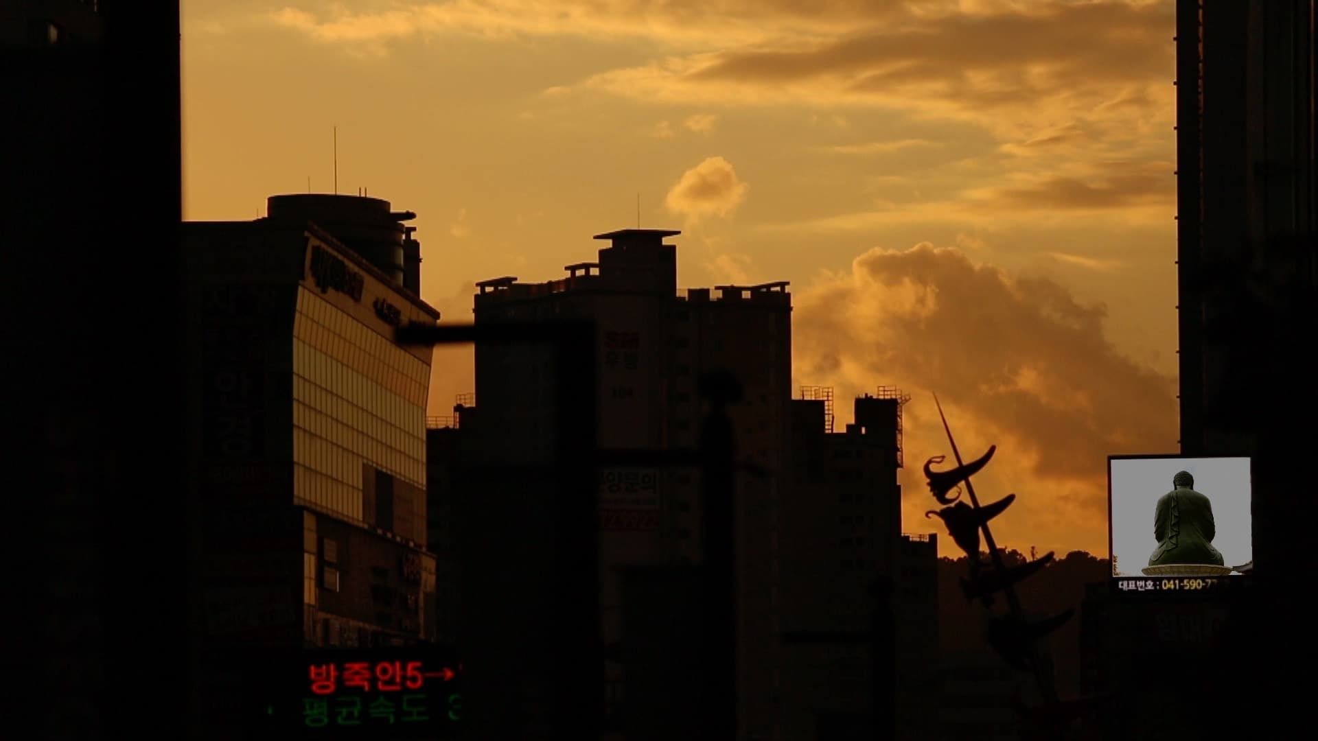 서원태, Face of Buddha, 5m6s, sound, 영상설치, 2018
