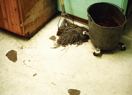 제프 월, 대각선 구성, 2000, 투명 라이트 박스, 85.2*102.9*14cm  ⓒJeff Wall, courtesy Anthony d'Offay Gallery