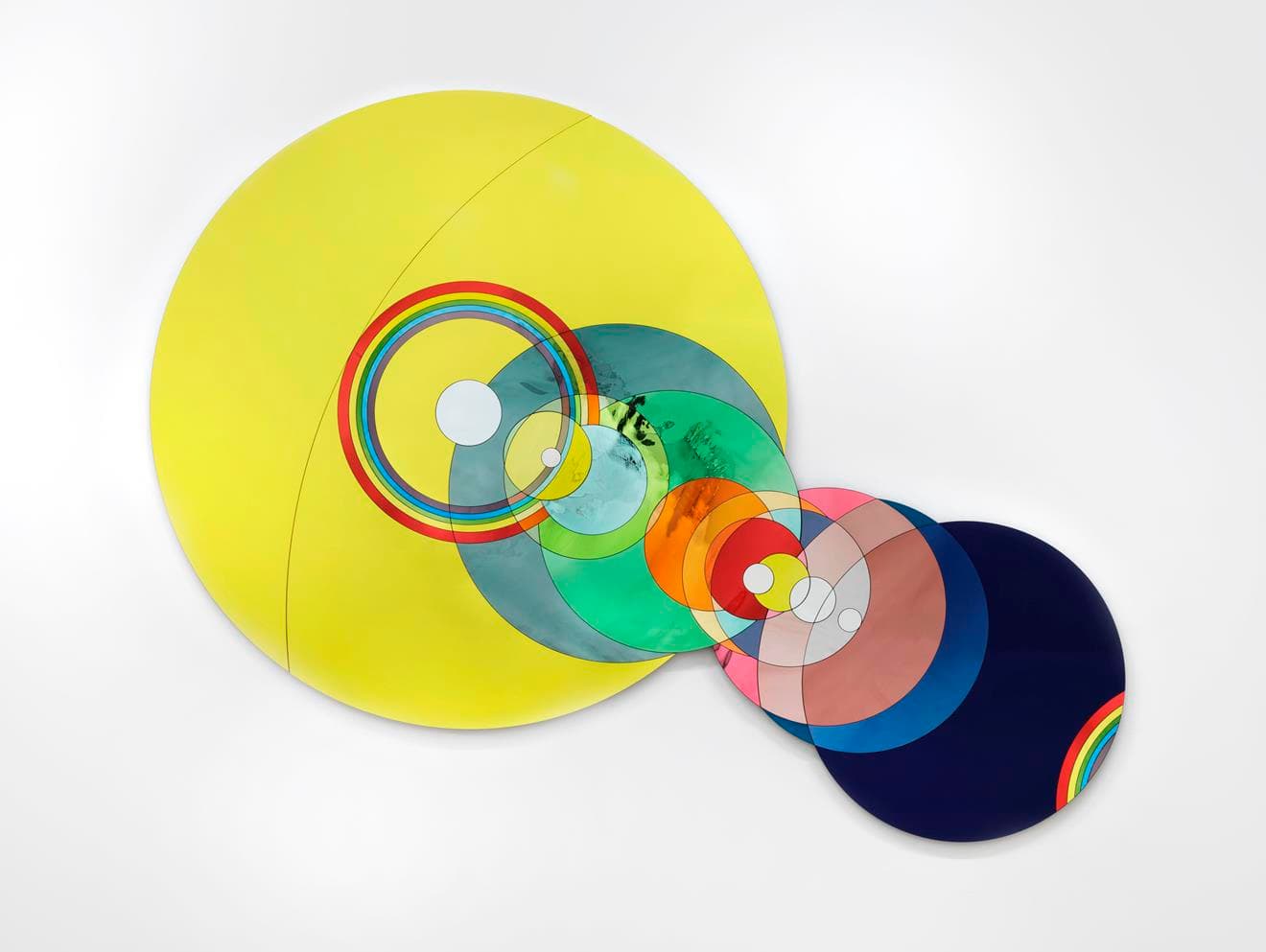 Olafur Eliasson, seeing sensitivity flare, 2022. Silvered coloured glass (rainbow spectrum), laminated coloured glass (yellow, purple), composite boa