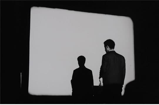 피터 무어, <슈톡하우젠의 오리기날레: 더블 테이크>, 1964, 비디오, 흑백, 사운드, 30분 05초