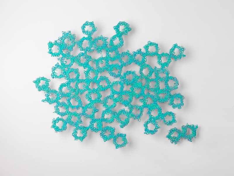 조연경, 봄의 정원, 폴리에스테르사, 아크릴페인팅, 머신 스티치, 65x79x5cm, 2018