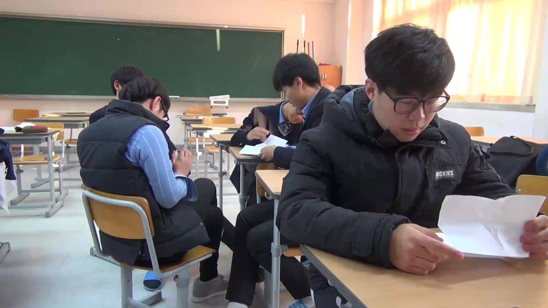 부등식, 연출: 구광모 / 9분 / 드라마