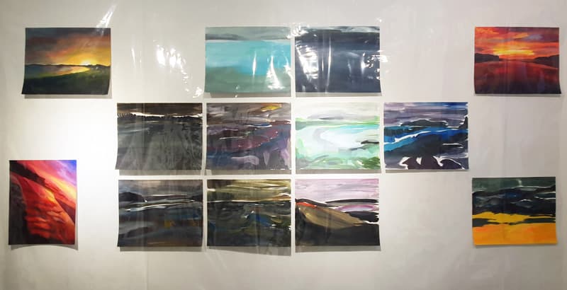 왕수경, 바다가 끝나면 다음 바다, 종이에 아크릴물감,비닐, 가변크기, 2019