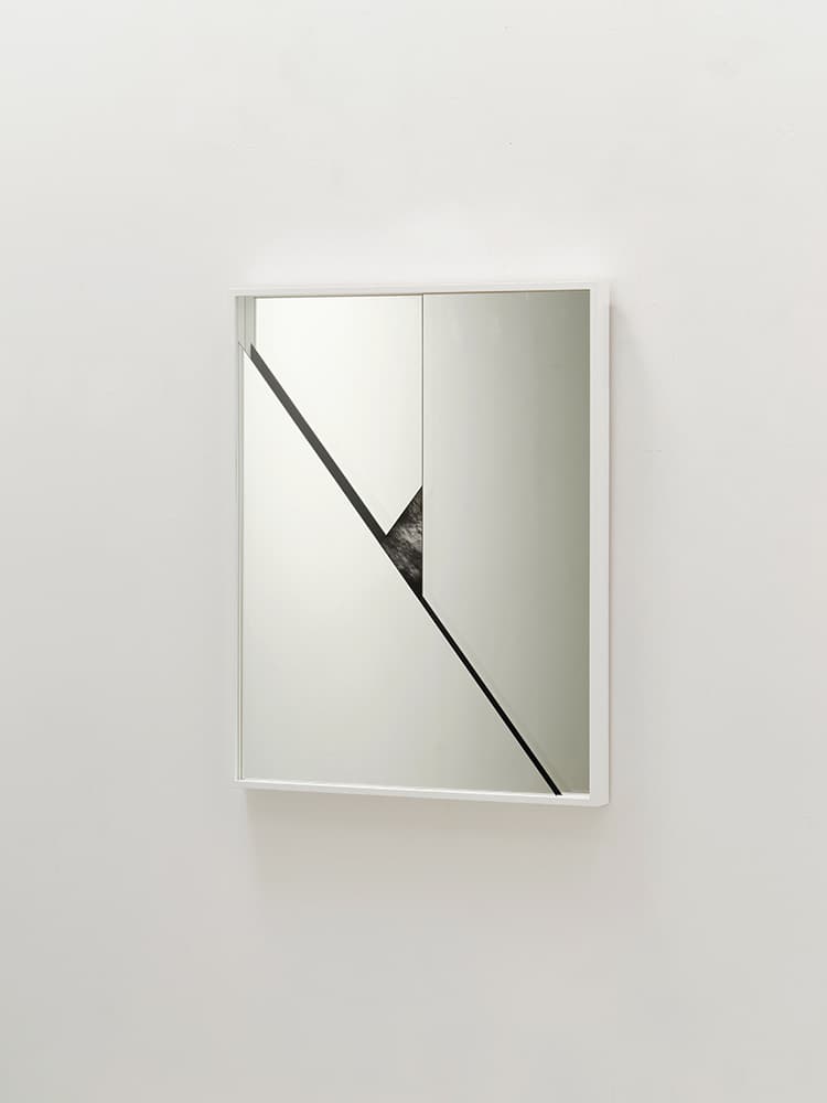 Freeze Frame 02, 2023, Pigment print, mirror, 91 x 71 cm
