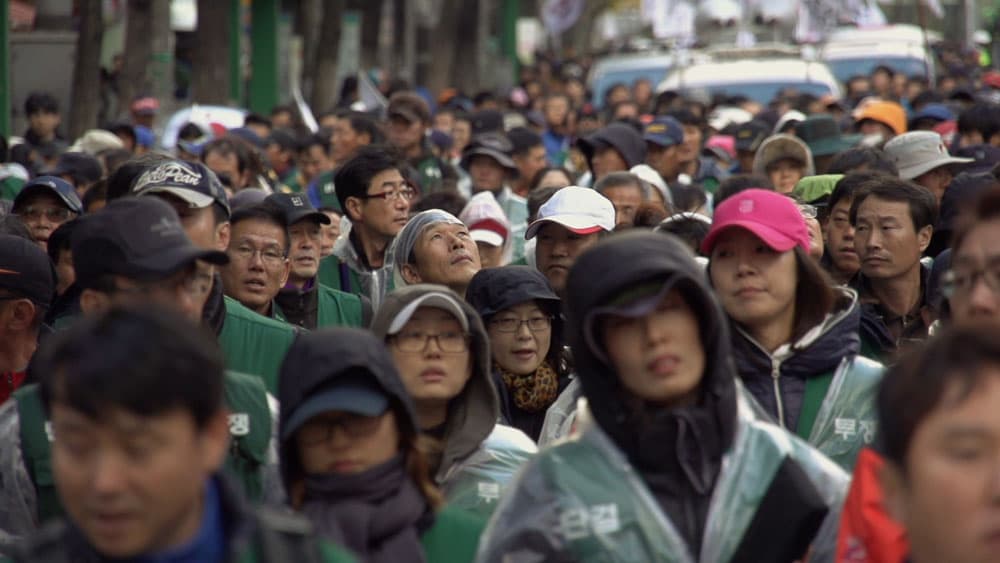 지나가는 사람들 (People Passing By), 김경만, 86min