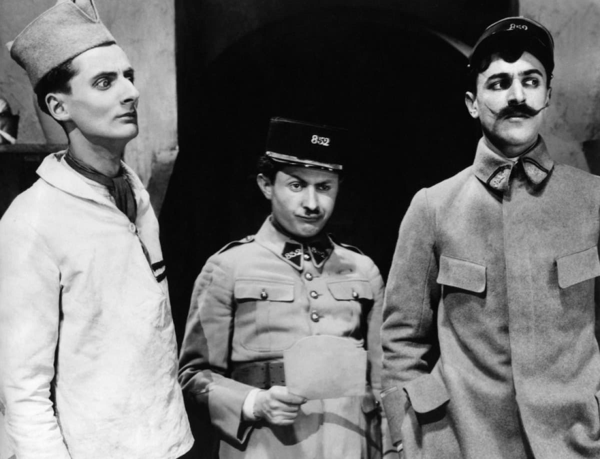 게으름뱅이 병사 (Tire au flanc / The Sad Sack), 장 르누아르, 1928, 87min