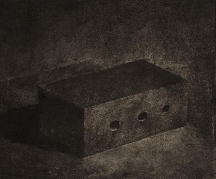 서윤아, 닫힌 상자, 40.9x31.8cm, charcoal on korean paper, 2018