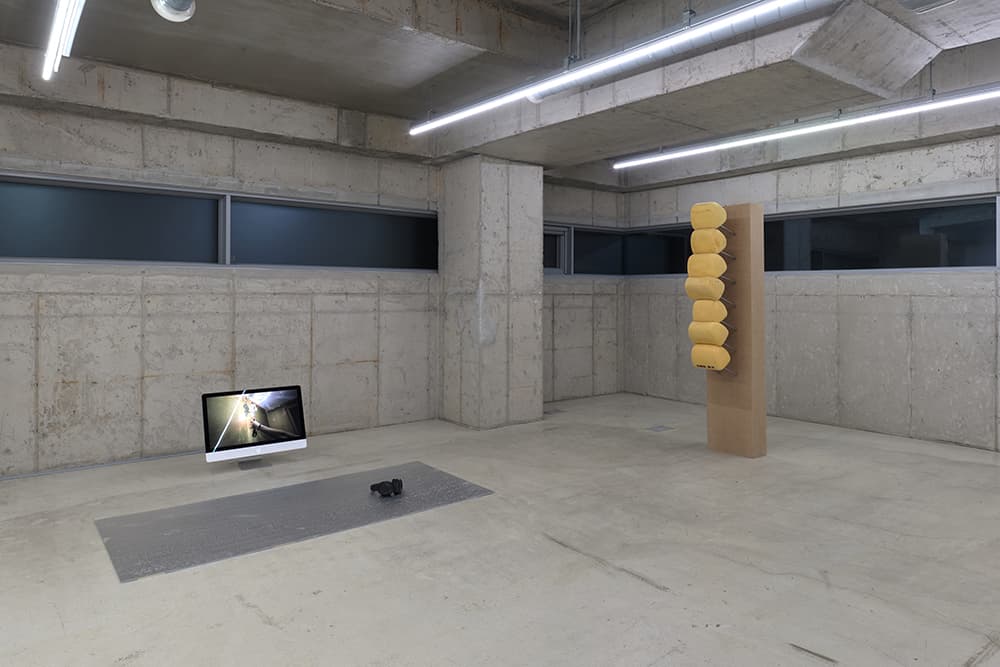 《공실 vacancy》 전시 전경, 압구정로75길 38-17, 서울, 2025, 사진: 오진혁