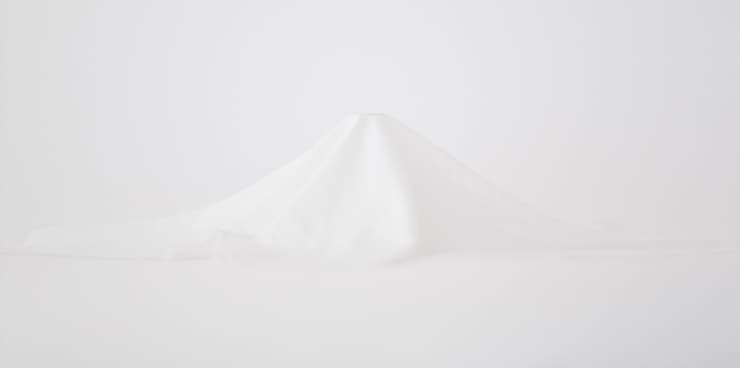 이재인, Cover with white II #2 (인위의 덧댐 연작), 2017, Pigment print, 60 x 120cm