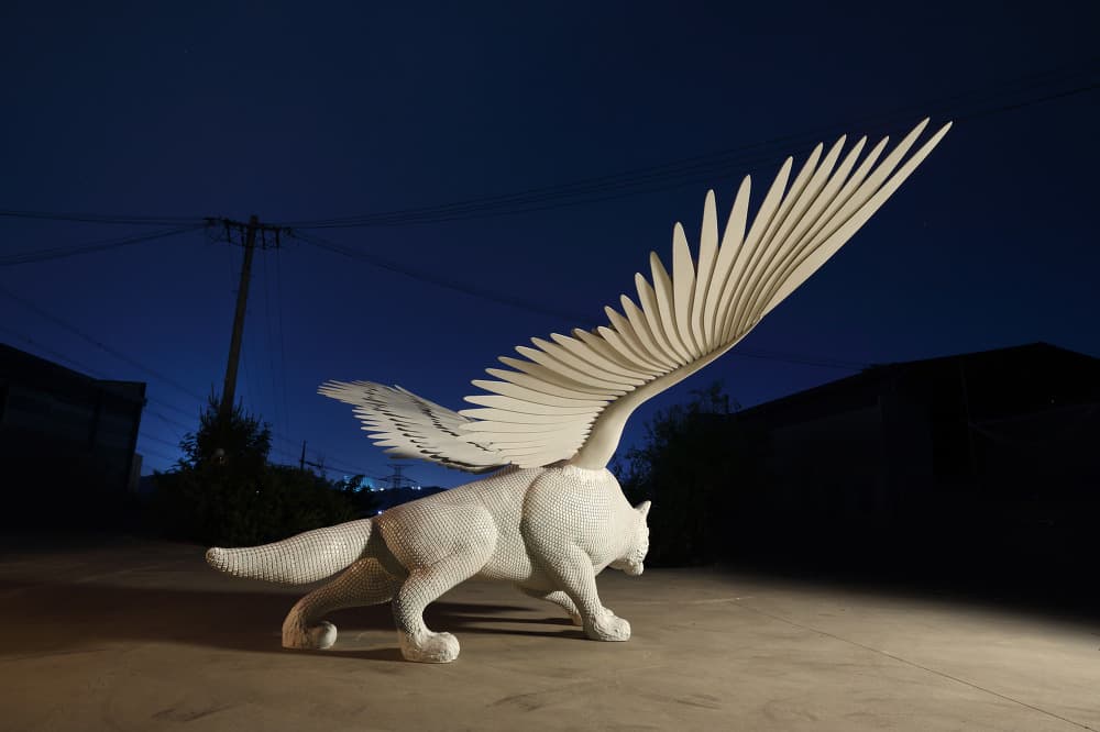 서동억-Pegasus_wolf__-_stainless_steel_keycap__resin_-_470_X_260_X_200(cm)__2015