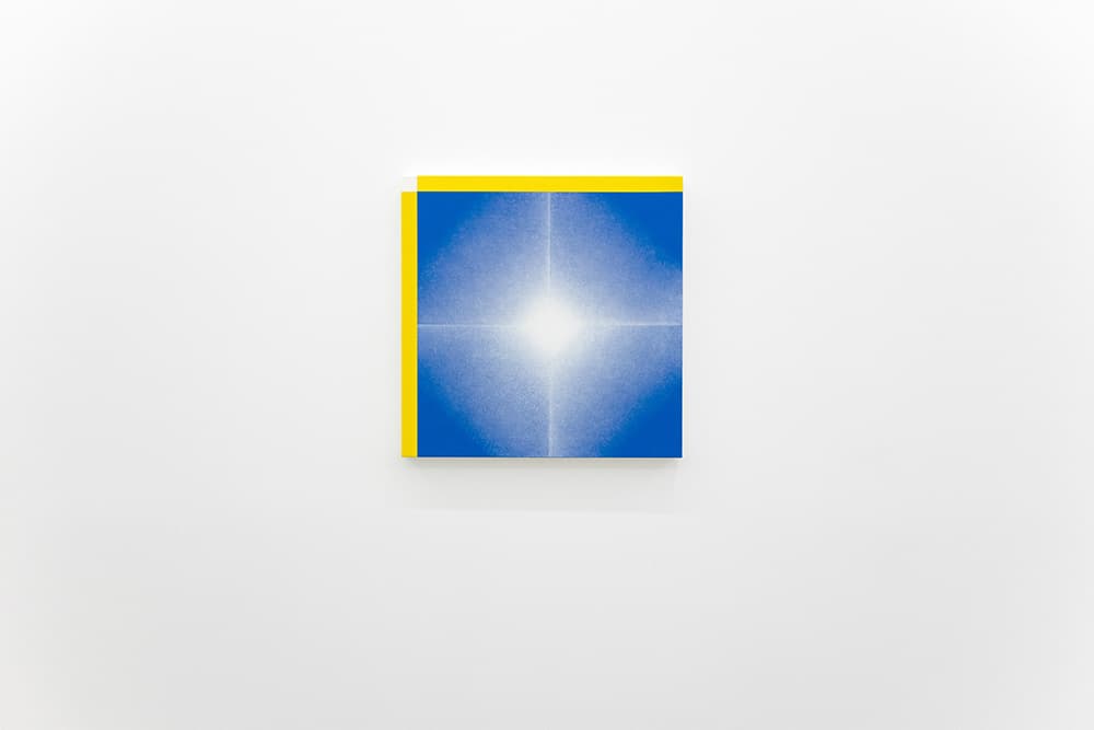 박아람, 《LUX》, 2025, Paint on canvas, 2025, 23x23cm. © 2025 박아람. Courtesy of the artist and 021 Gallery, Daegu. Photo: 021갤러리.