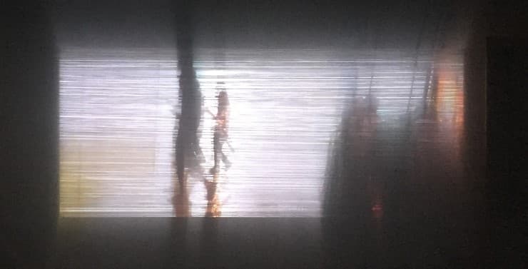 우레탄줄에 영상설치, 80x220cm, 2016