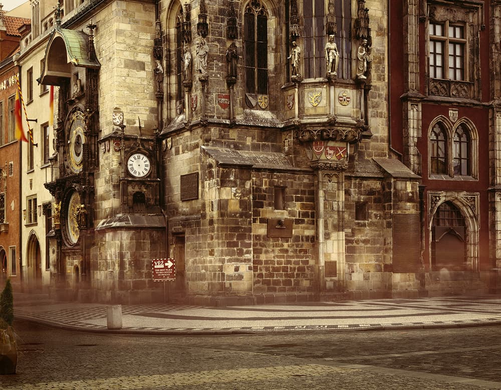 Praha, Czech_120x149.3cm_C-Print, Face mounted with Plexiglas_2016