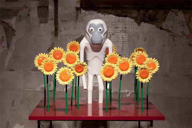 강상훈, Monkey Series-해바라기, 2011, bronze, aluminum, 70×50×80cm