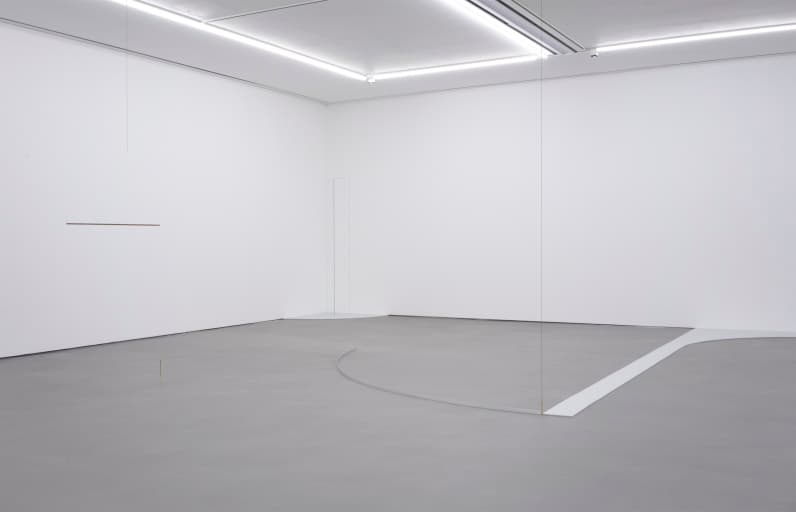 오종 Room Drawing (object) #5 2021 유리, 비즈, 실, 낚싯줄, 체인, 연필선, 나무, 철사, 펠트, 페인트, 알루미늄, 황동, 추 가변크기
