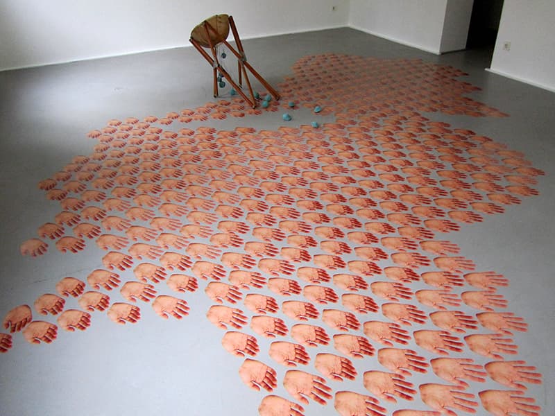 프리데리케 하우그, "암석, 어떤 선원 그리고 한 소녀", 전시 설치전경(아래, 바닥설치)/ Friederike Haug, "the rock, some boatsman and a girl", 2012