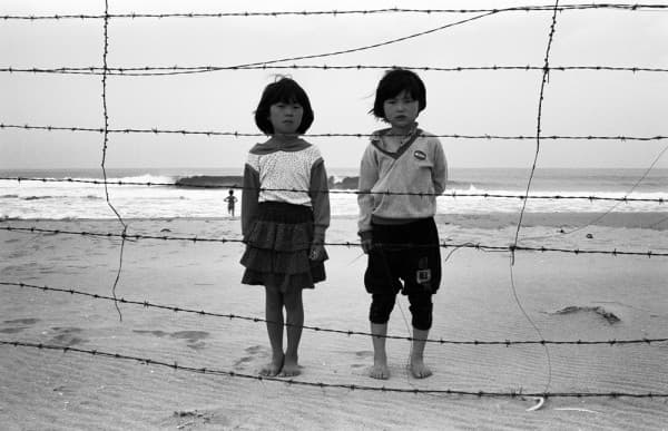 엄상빈, 양양 1990 (Gelatin silver print, 16×20 inch)