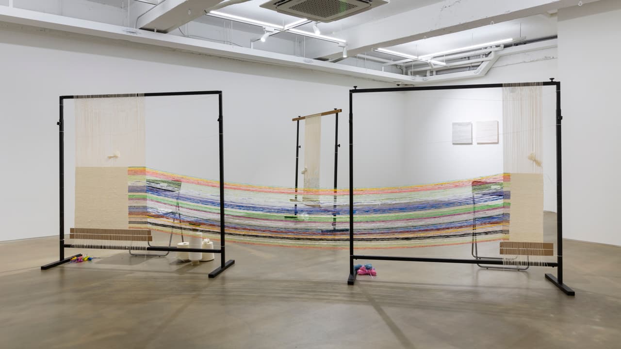 김태연, Weaving for Threads, 2018, plastic bags, paper yarn