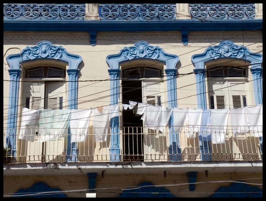 Liza Linklater Laundry Drying in the Sun, Camaguey 2007