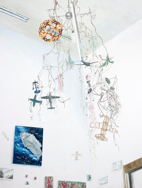 Kim Jiwon. 비행 fly, 2014, oil on linen, 291 x 218 cm. Courtesy of the artist & PKM Gallery