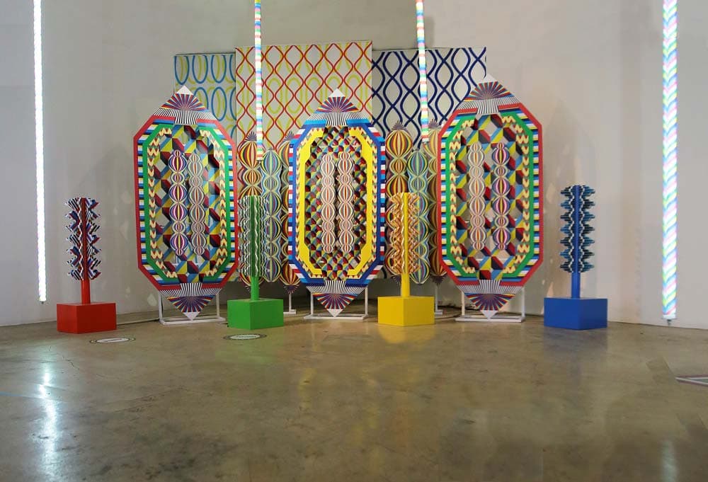 빠키_땀 흘리면 된다_모터, 혼합매체_500×200cm(가변크기)_2015