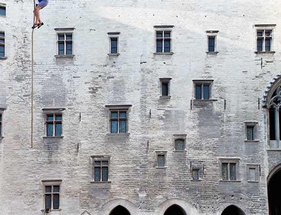 Maia Flore, 교황청, 아비뇽(Le Palais des Papes, Avignon), 2015, digital C-print, 130x170cm