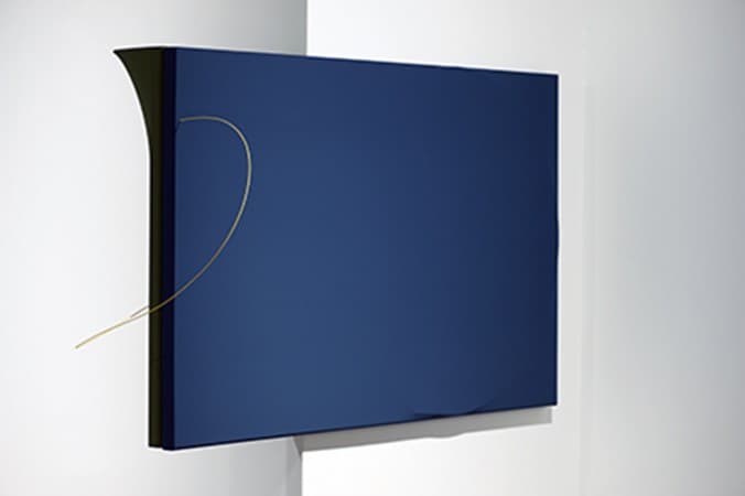 JungOuk Hong, inter-, 2015, acrylic, cloth, wire and wood on transformational canvas, 140 x 76 x 47 cm.