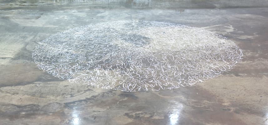 최정수_Ambivalence_chalk drawing on the floor_가변크기_2016