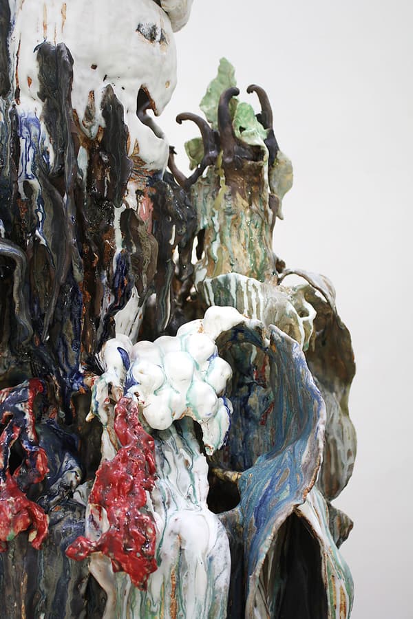 김명주, 깨어남, 세라믹, 56×55×104, 2016
