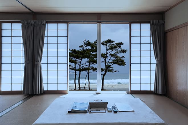 임창민_into a time frame_ Naoshima_2016_Pigment print, LED monitor_ 117X79cm