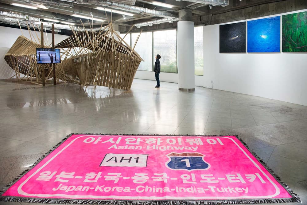 Installation view of HONG Won-Seok, P.S. I LOVE U at Art Sonje Center, 2015 Photo by Ki Seulki ©2015 HONG Won-Seok