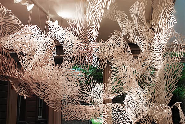 Jamie M. Lee, Summer Shower, Hand Cut Paper Installation_ detail (사진제공=앤드앤갤러리)