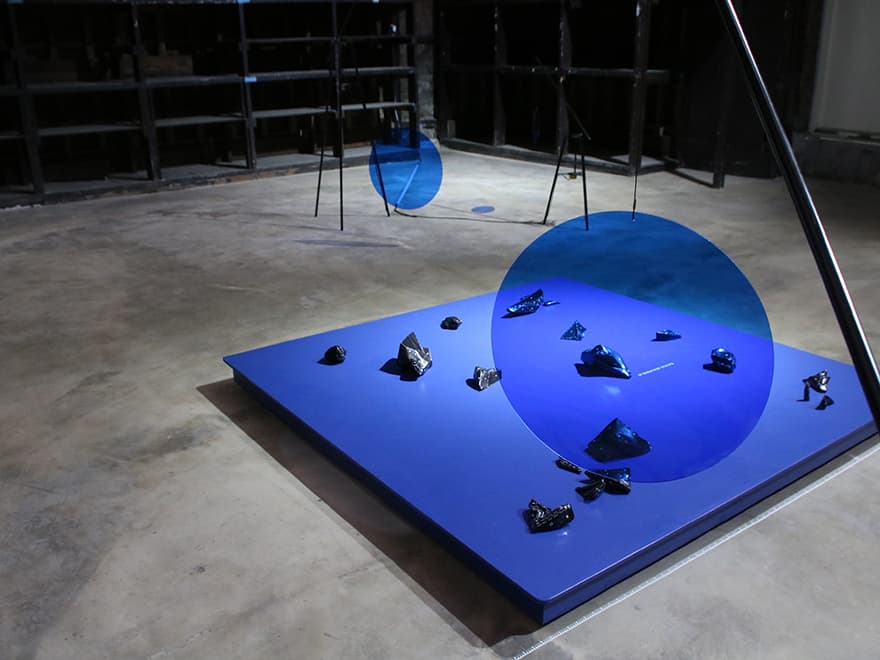 김정은 개인전 : BLUE DOT 36″ 1