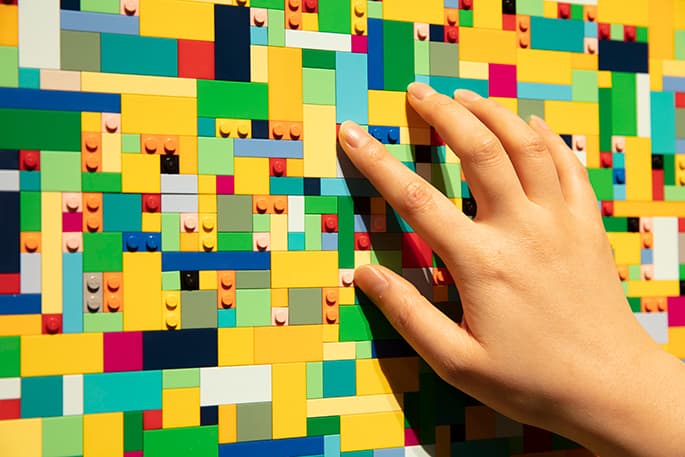 문재원, <오즈의 마법사>, 2020 레고, 소호 브릭, 358×307cm, 백남준아트센터 커미션