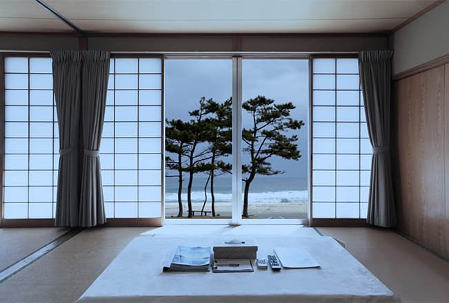 임창민, Into a Time Frame_Naoshima h1, 2015, Pigment Print, LED Monitor, 165x110cm