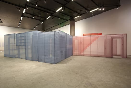 서도호 DO HO SUH, 뉴욕 웨스트 22번가 348번지–A 아파트, 복도, 계단 2012  폴리에스터 천, 금속 틀