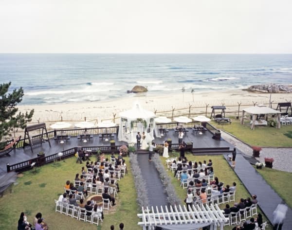 김전기 <보이지 않는 풍경> _ The Wedding #2, C-Print, 100x125cm, 2014