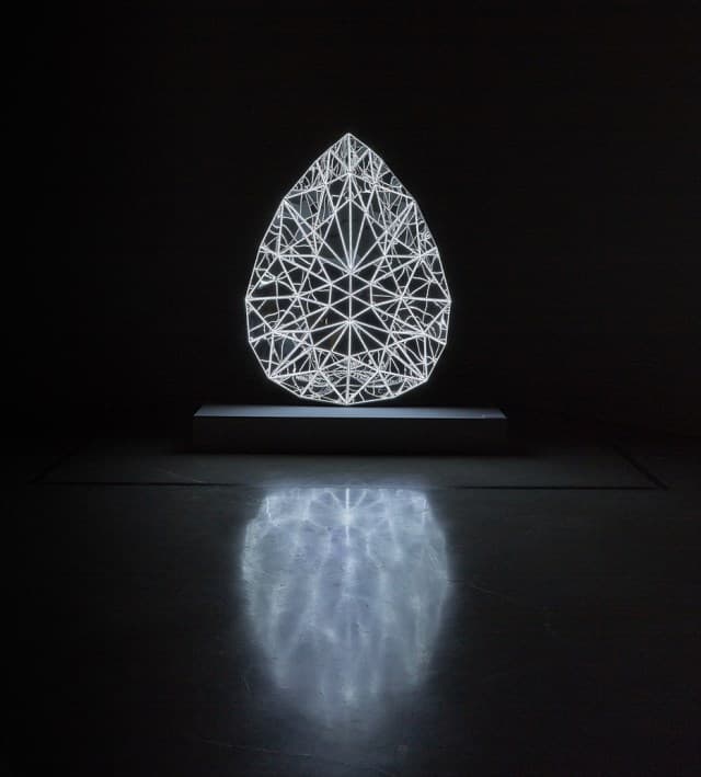 눈물_2012, LED light, stainless steel, 110x160x170(h)cm, 이수경