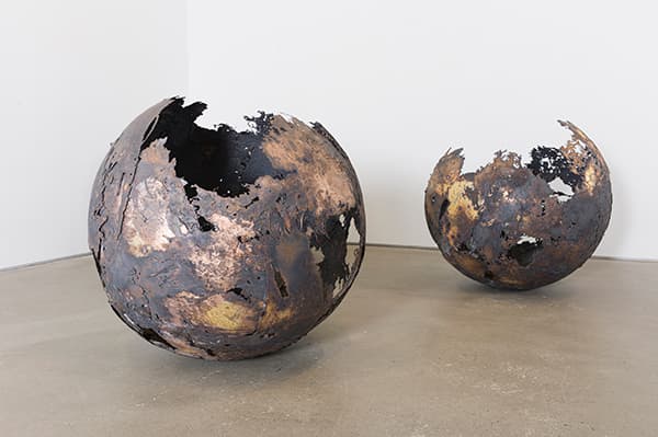 Yoon-Hee, Sphérique, 2017, Brass,copper, Diameter 118cm (for each)