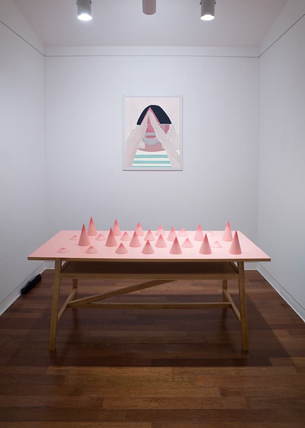 김영준_angry table_나무에 채색_가변설치_180x80cm_2016