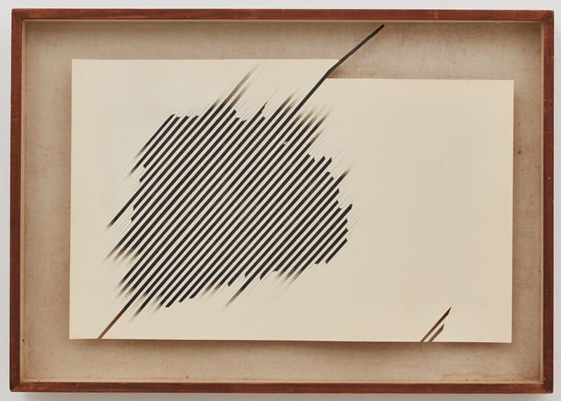 김용익 (b.1947) 빗금 1983 Ink, pen on paper 45 x 63.3 cm 사진: 박준형 이미지 제공: 국제갤러리