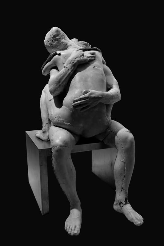김일용, 벌거벗음01_56x90x125cm_합성수지_2002