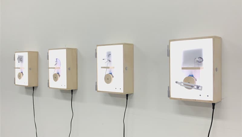 전형산, <4개의 작은 타자들>, 사운드 설치, 25x8x40cm, 4EA