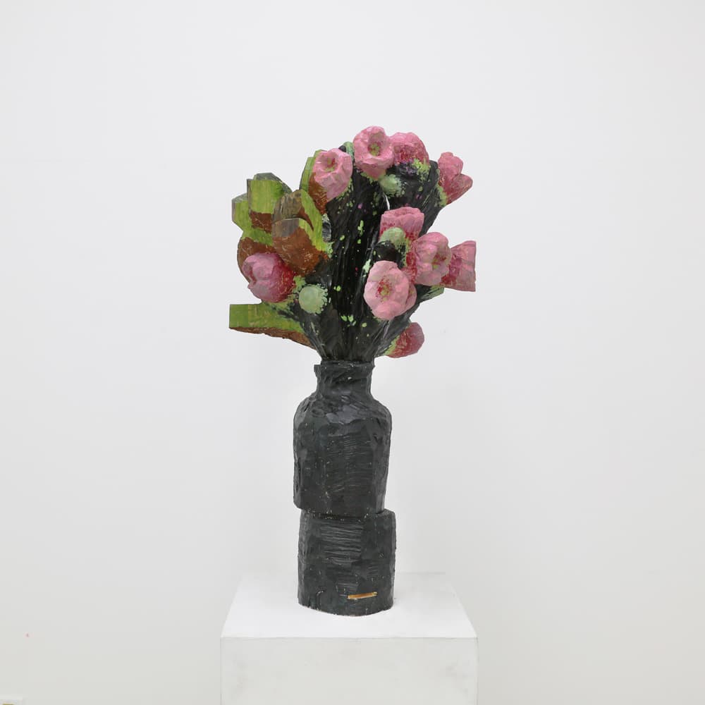 이동훈, 목련이 있는 화병 , 2019, 나무에 아크릴 , 48×48×93cm