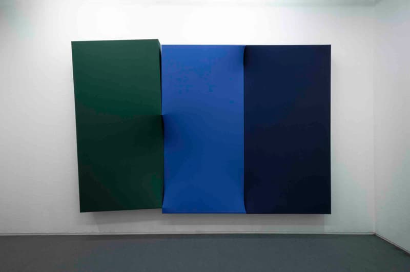 노부코 와타나베 Nobuko WATANABE, green and blue and blue, 2007, 나무 프레임 위에 천 fabric on wooden frame, 189x277x16(d)cm, 사진제공 갤러리 아라리오