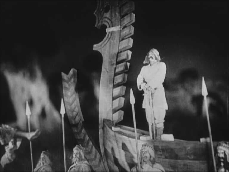 즈베니고라 (Звeнигopа / Zvenigora), 알렉산드르 도브젠코, 1928 , 67min