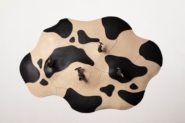 박국진, Milk Cow_Leather, Resin, Steel Objet_1140x770x150_2018