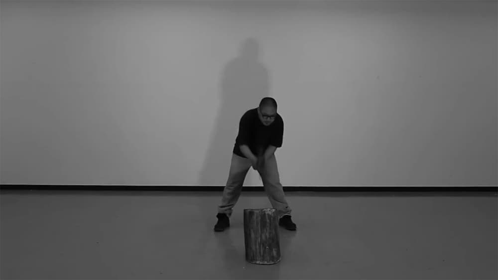 최진연, Hammering I-v Ver.B&W_mixed media(sledgehammer and wood)_variable installation(video time;8h)_2018